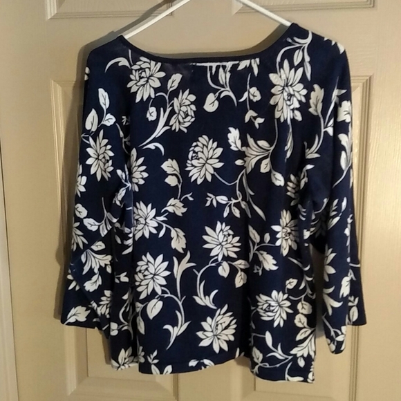 Cathy Daniels Women's XL Blouse floral pattern - Picture 4 of 4